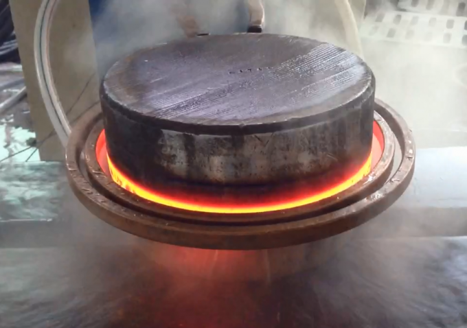 máquina do endurecimento de indução